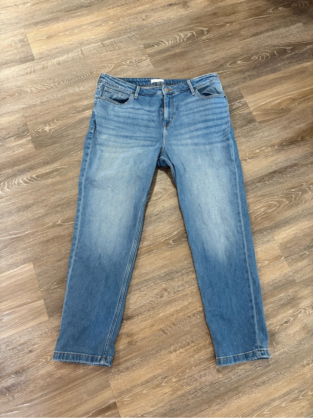Whitestuff Women's Straight Leg Jeans in Light Blue - Classic Everyday Style